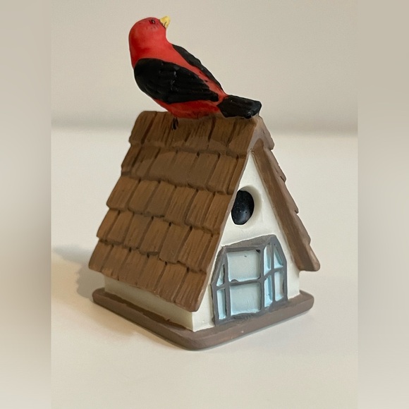 Lenox Scarlet Tanager On Birdhouse Thimble Miniature  1 7/8” - Home Decor - Bird - Picture 4 of 7